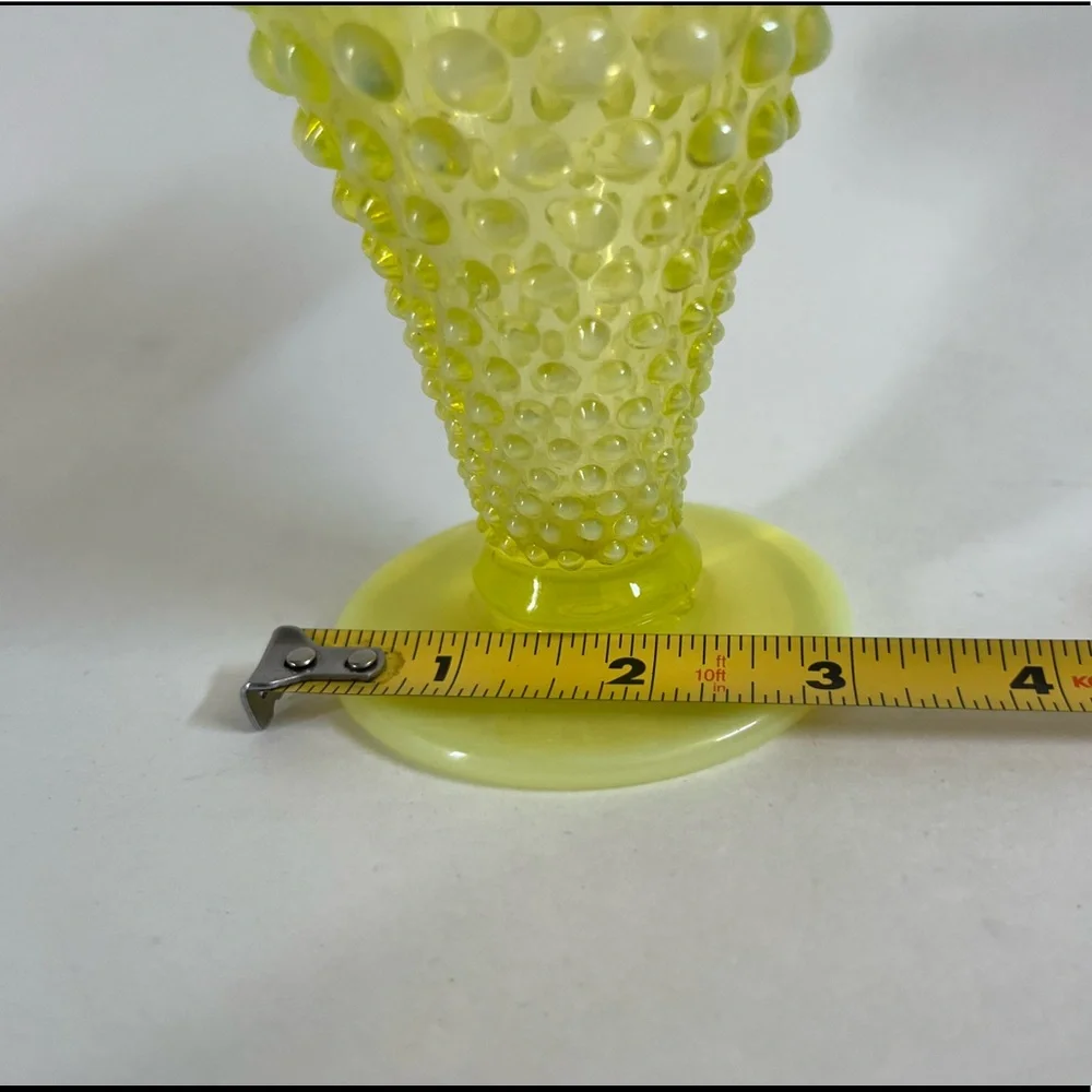 •Vintage Fenton Vase Topaz Yellow Hobnail Uranium Vase• - Picture 10 of 12